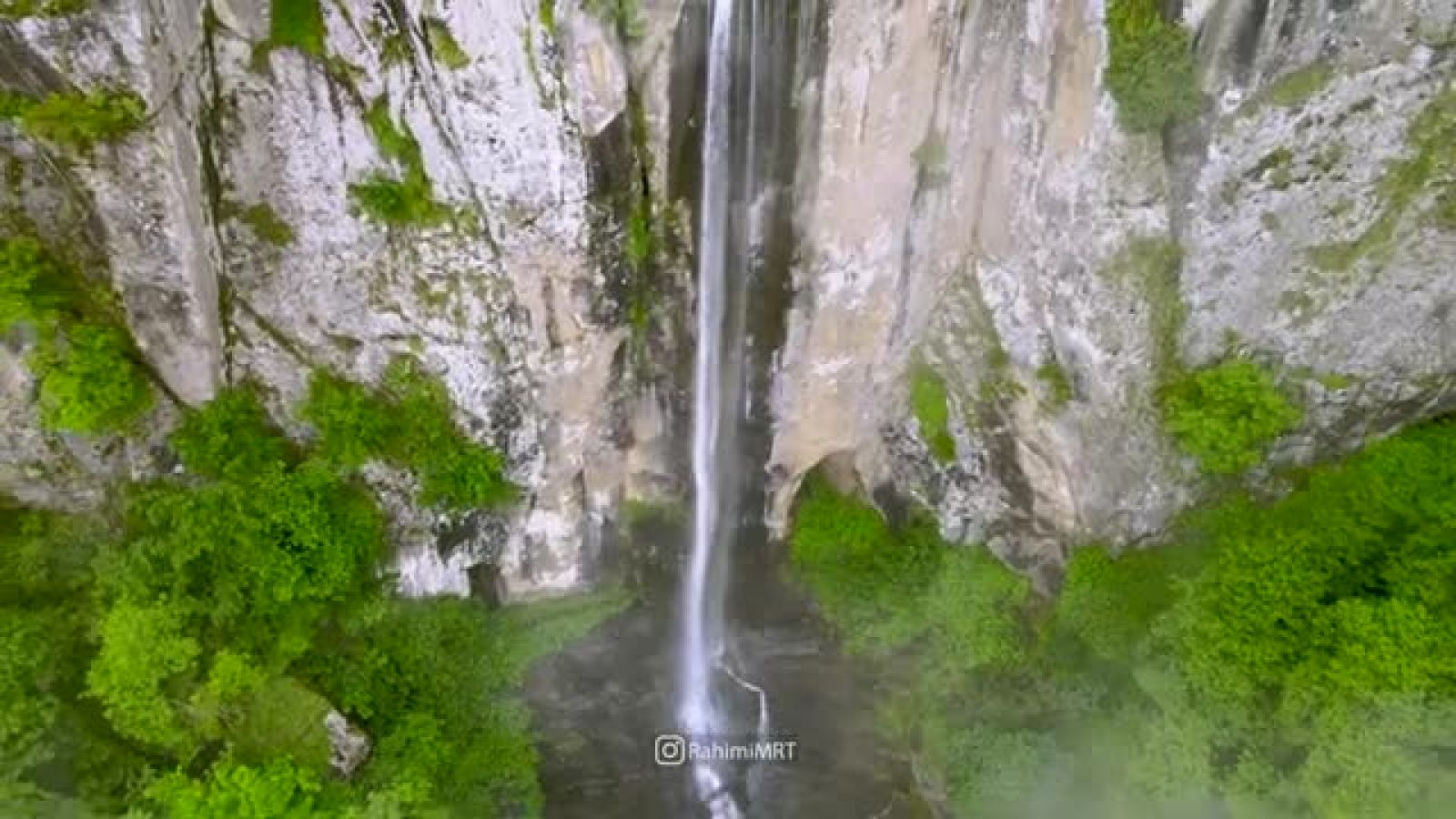 ⁣آبشار لاتون