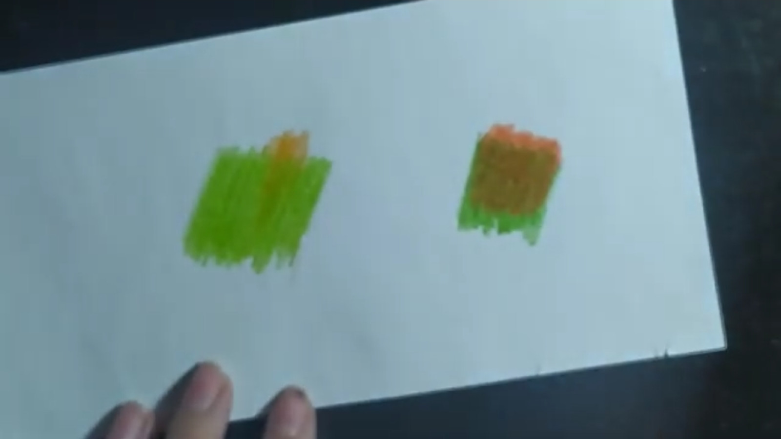 ⁣بررسی رنگ پوست با مداد رنگی