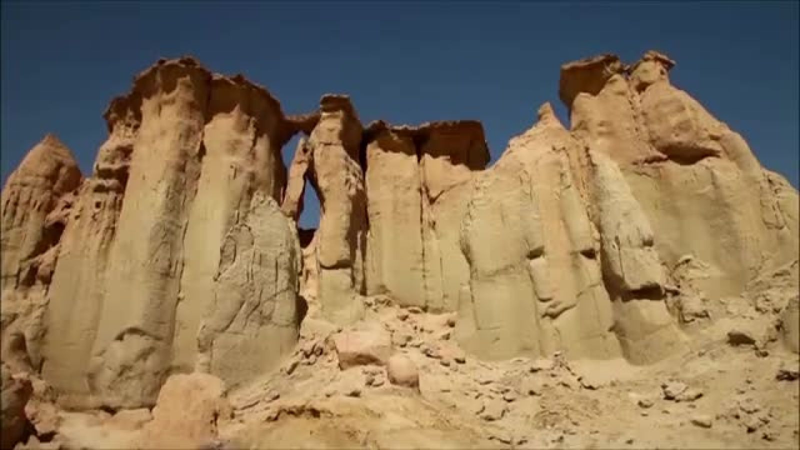 قشم - دره ی ستارگان _ راهنمای سفر ایران _ Qeshm - Star Valley